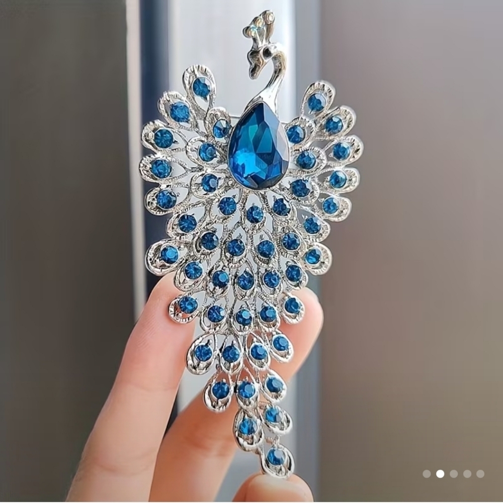 🆕️🦚 BLUE STATEMENT PEACOCK BROOCH PIN🦚 - Picture 2 of 9